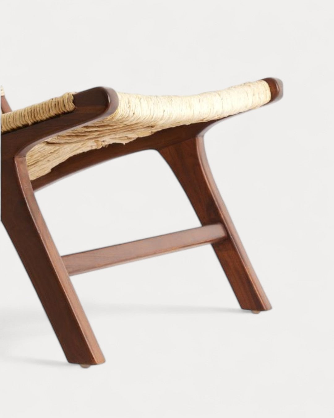 Lagos armchair in wood and woven fiber, 75 × 65 × 69 cm