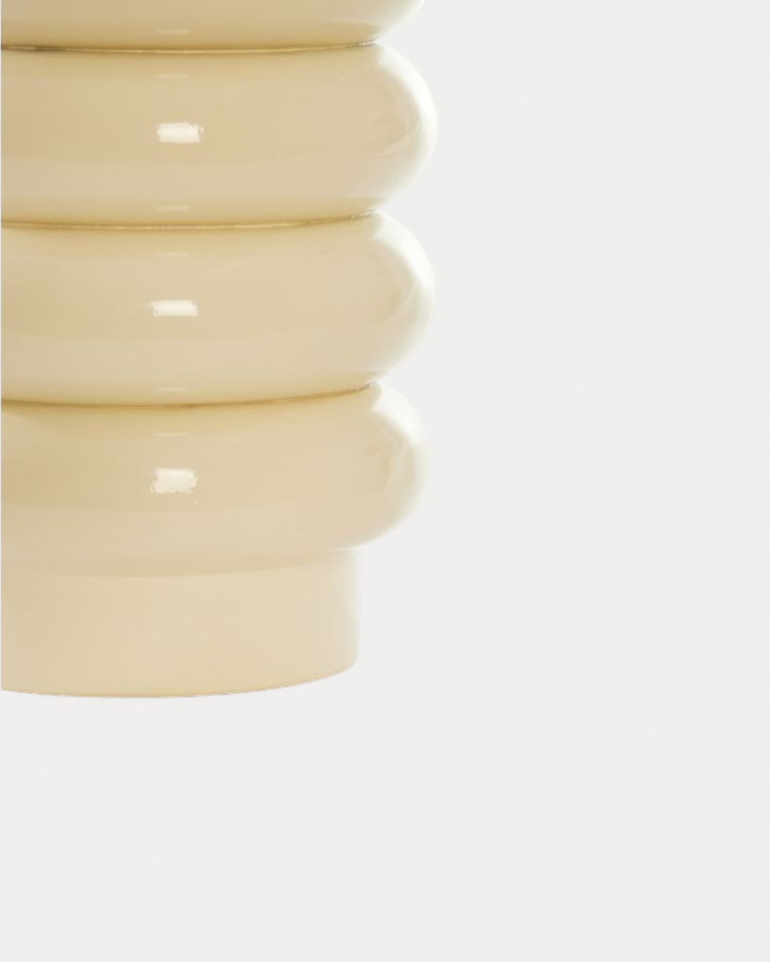 Orbit side table in lacquered metal, cream, Ø30x40 cm