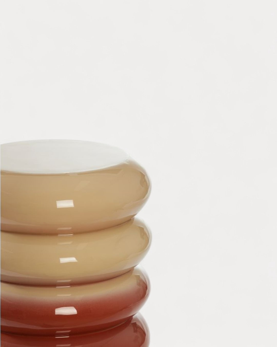 Orbit side table in lacquered metal, cream and orange, Ø30x40 cm