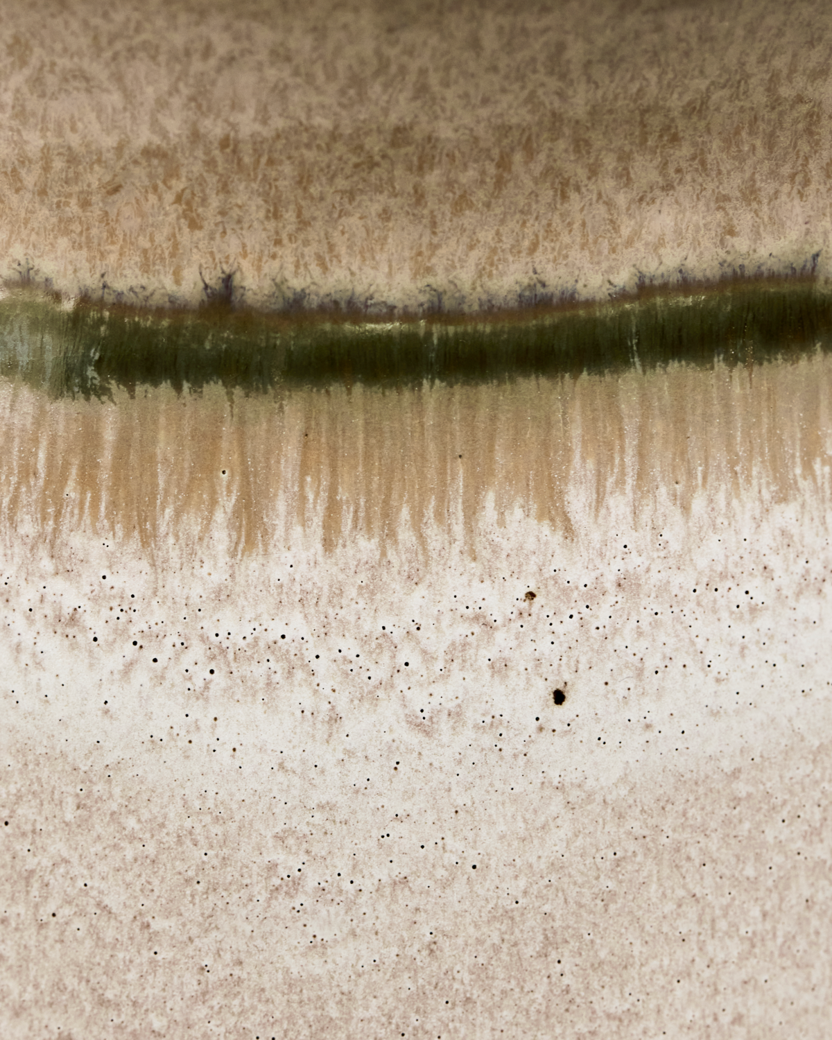 Sand side table in ceramic, 36 x 43 cm