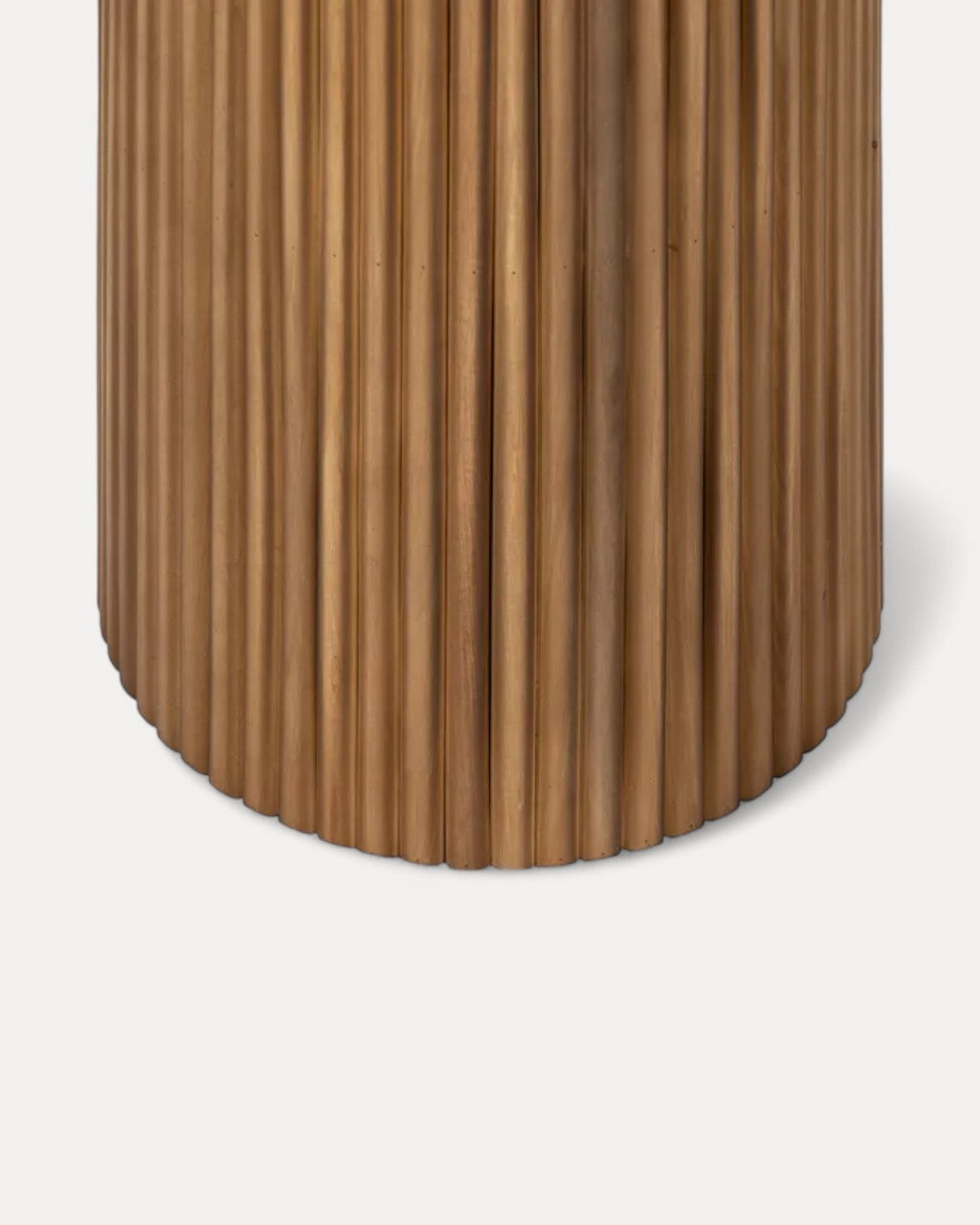 Mesa de apoio Pisa em madeira e vime natural,  40 × 40 × 44,5 cm (Pequena)