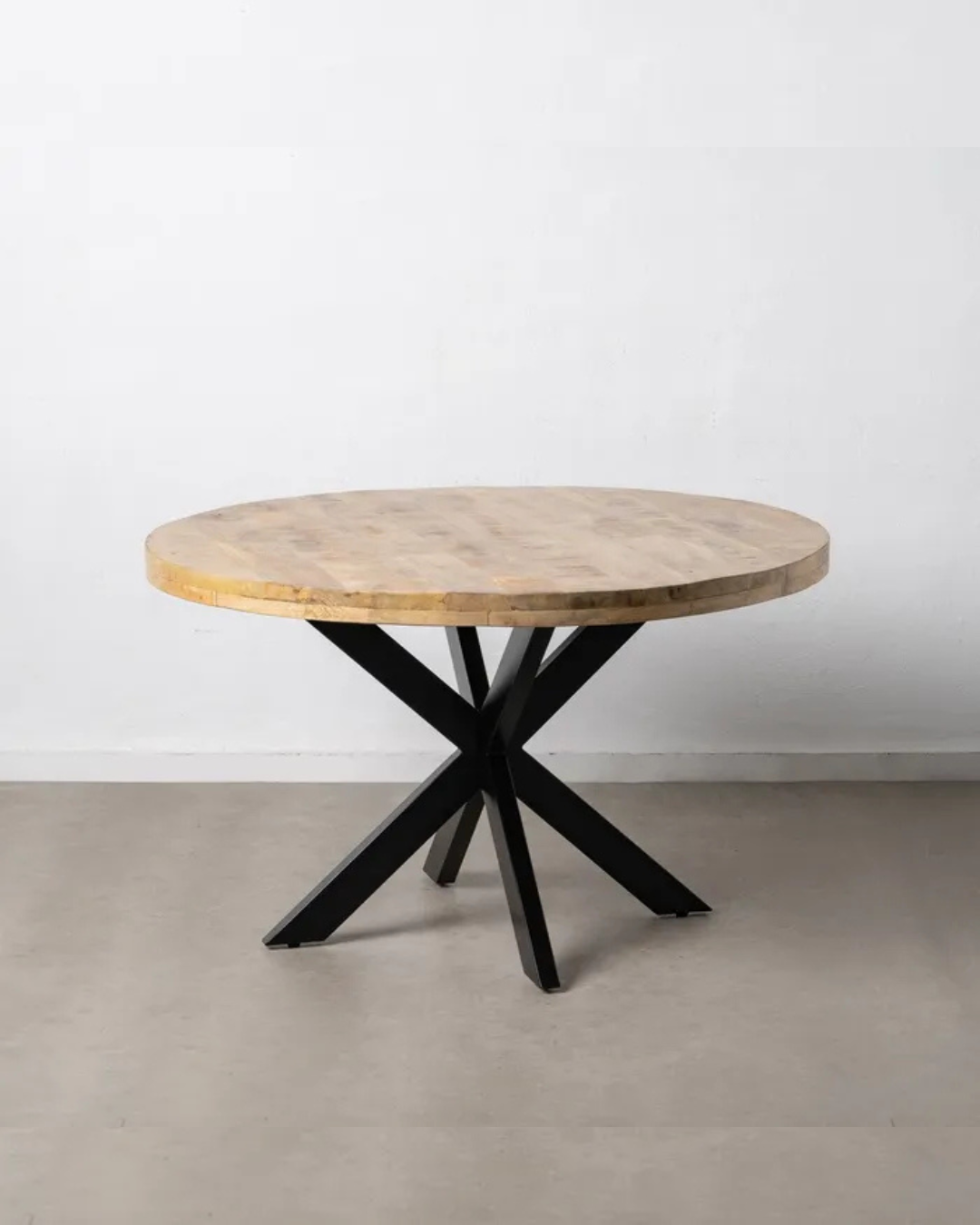 Leco Round Dining Table with Black Legs 130 x 130 x 77 cm