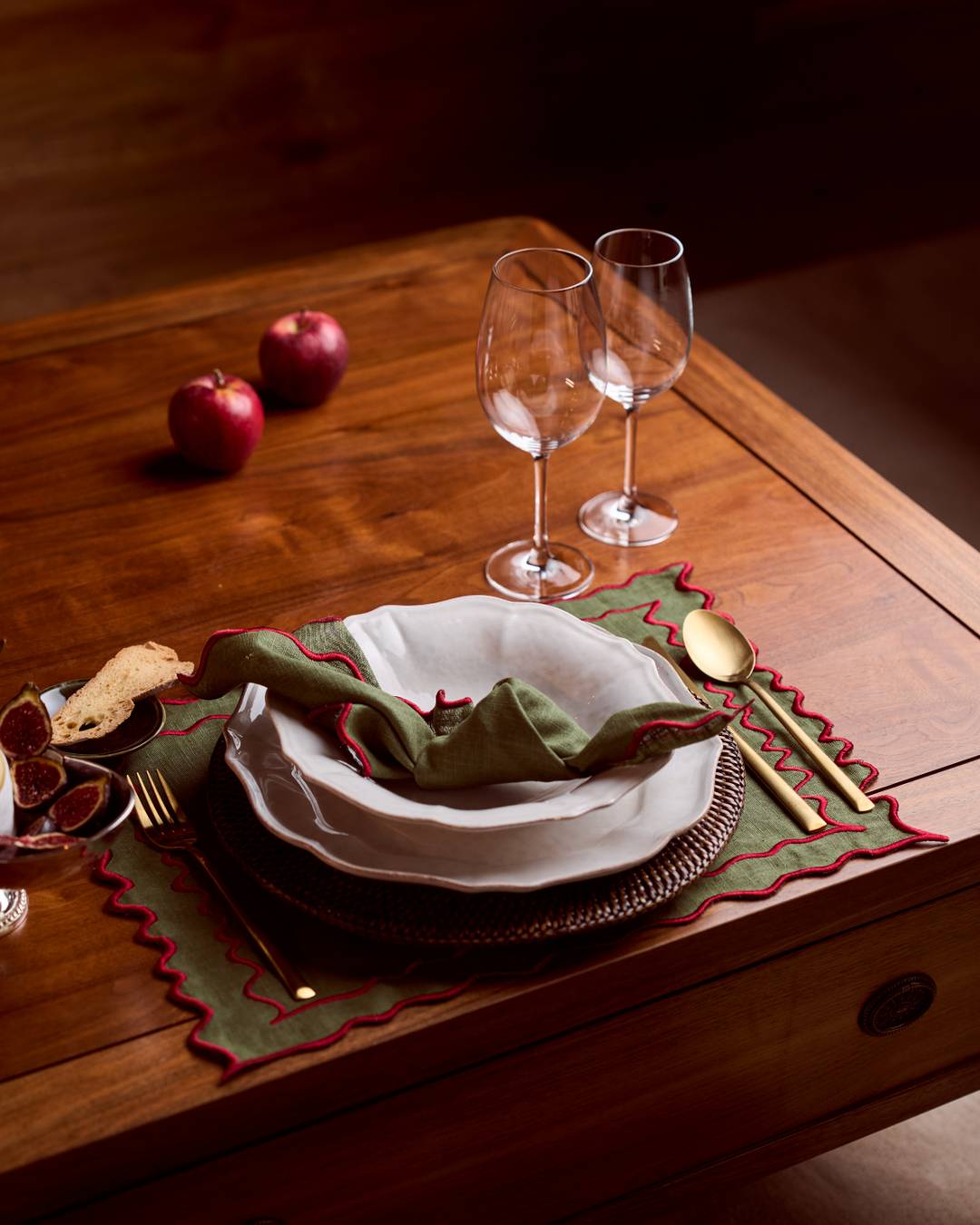 Vila Placemat, Green with Bordeaux