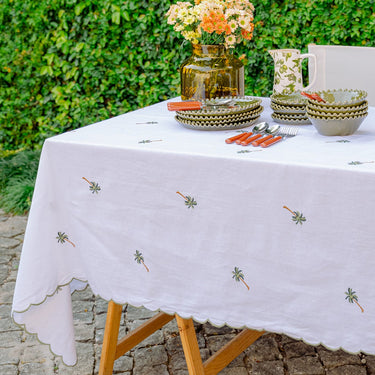 Nappe brodée avec palmiers