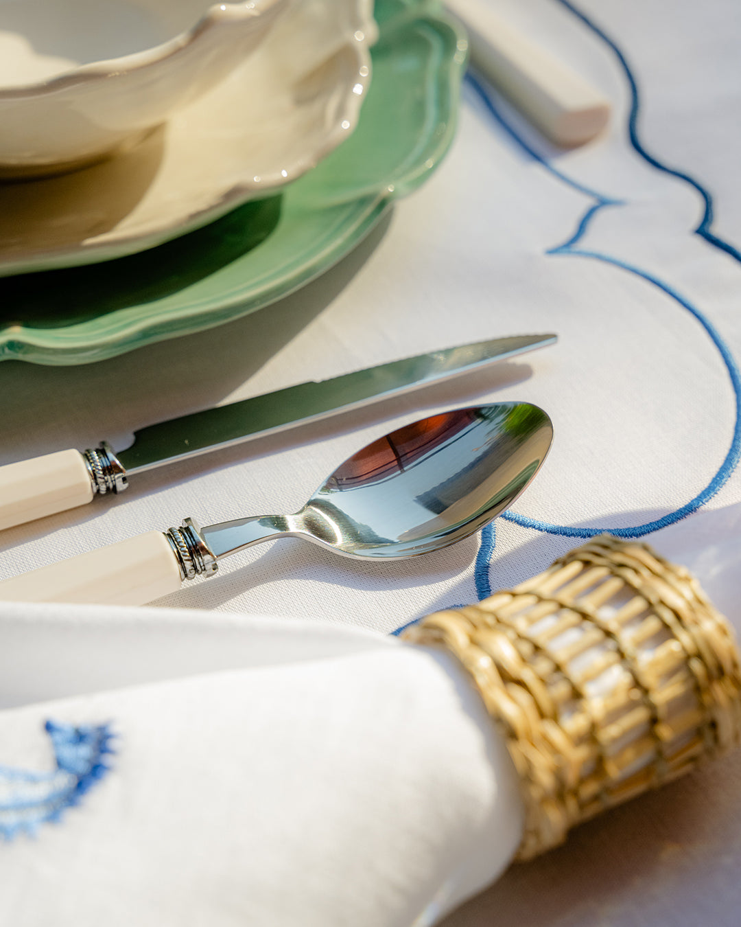 Ensemble de Couverts Manche Octogonal Blanc (24 pièces)