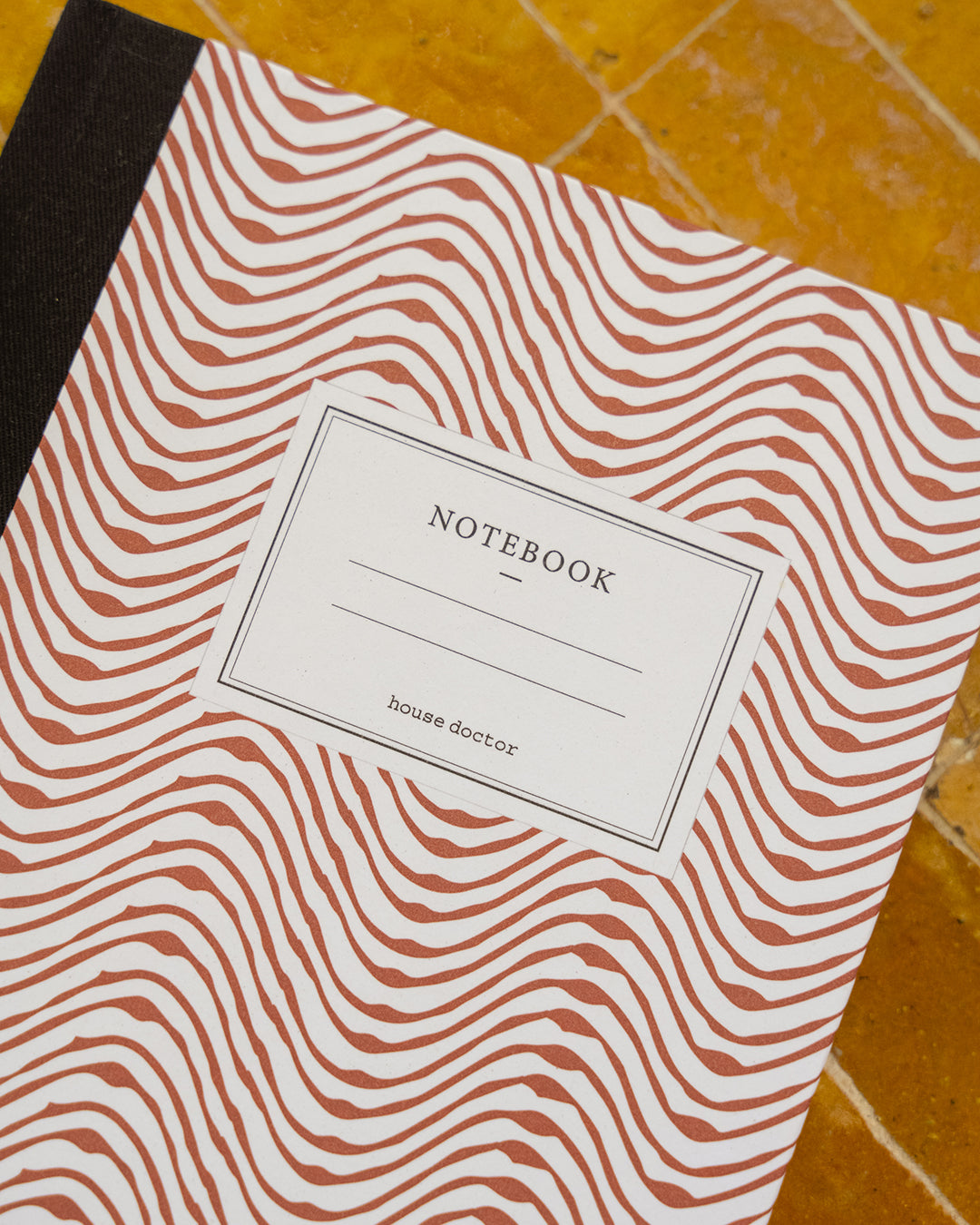 Notebook Magnólia, em tom vermelho, 21×15×1,5 cm
