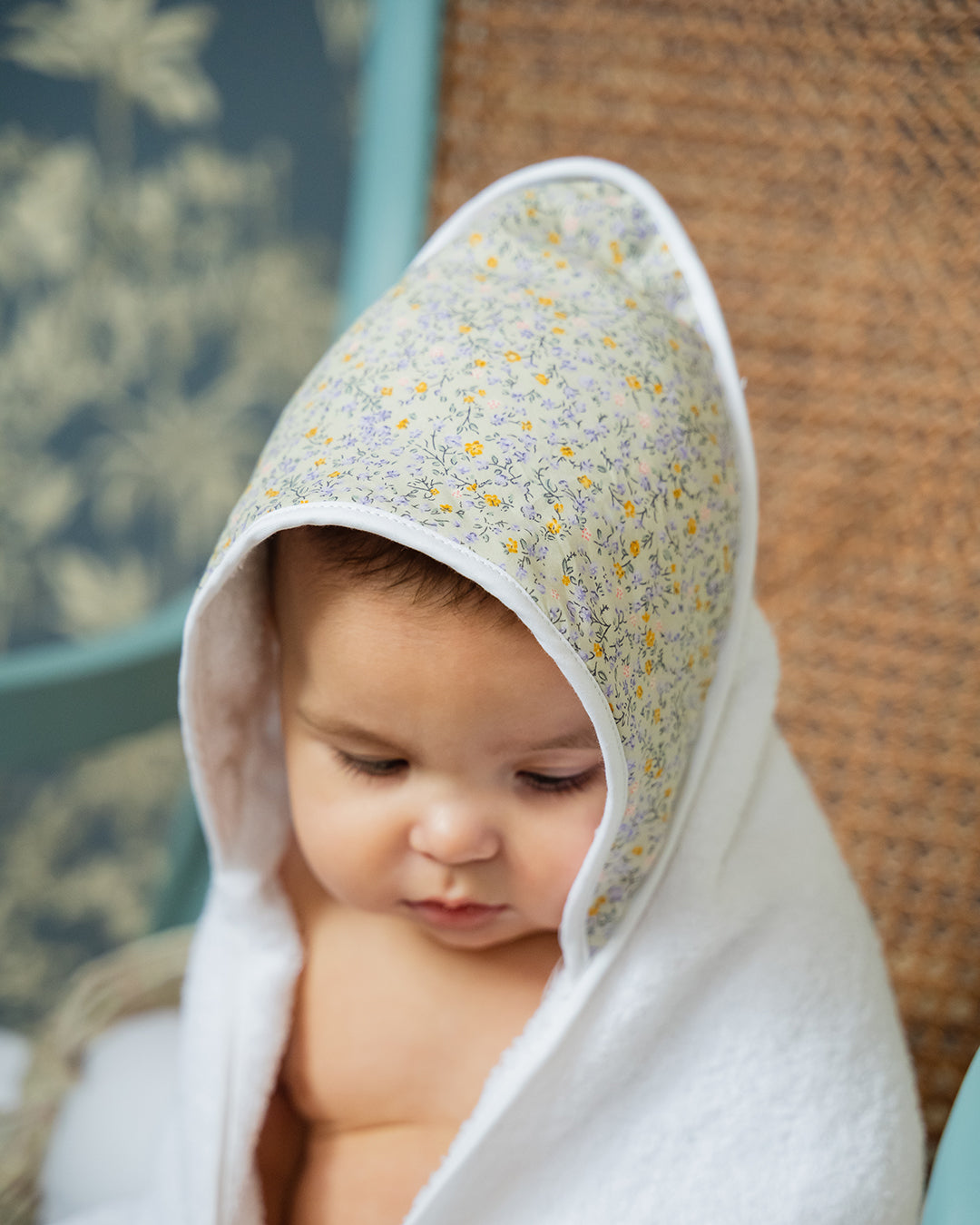 Toalla de baño para bebé con flores, verde