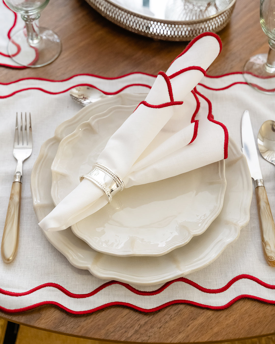 Servilleta Beja, Blanco con Burdeos