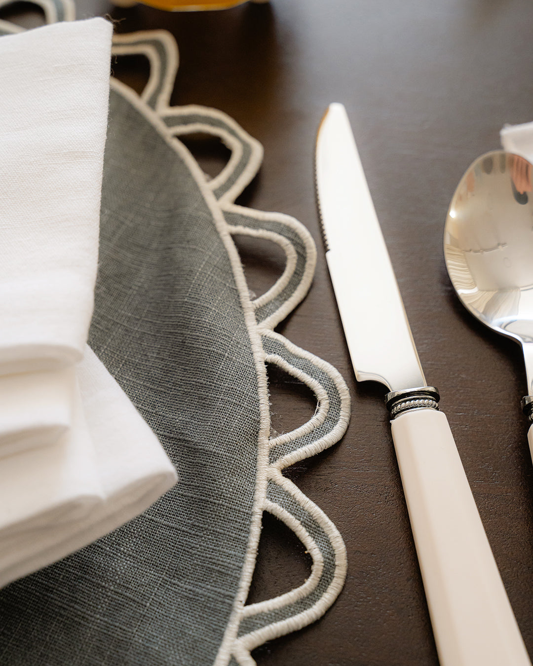 Placemat Halo, Gray with Off-White