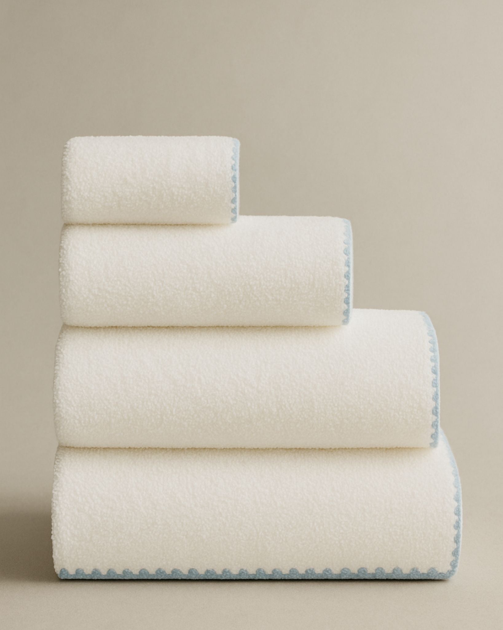 Serviette de bain coquillage blanc avec bleu