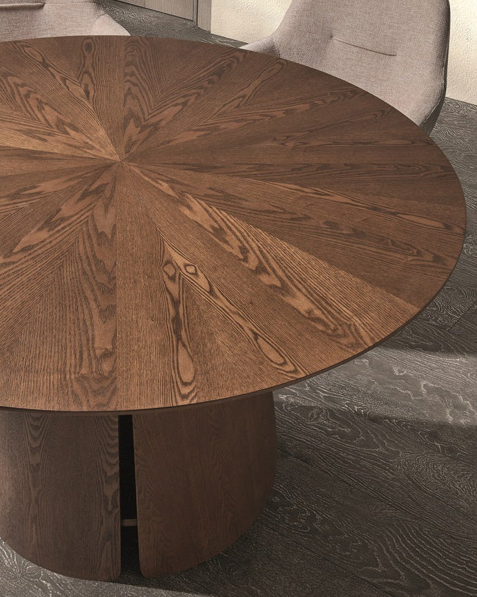 Tavolo da pranzo Ardén rotondo in quercia color noce, Ø120×75 cm