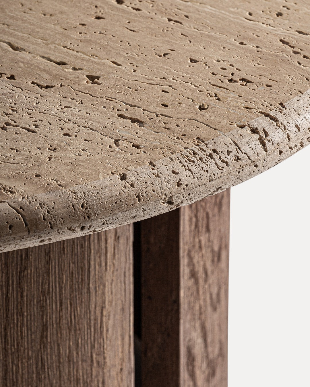 Tavolino Ordit in legno naturale e pietra travertino crema, Ø80 cm