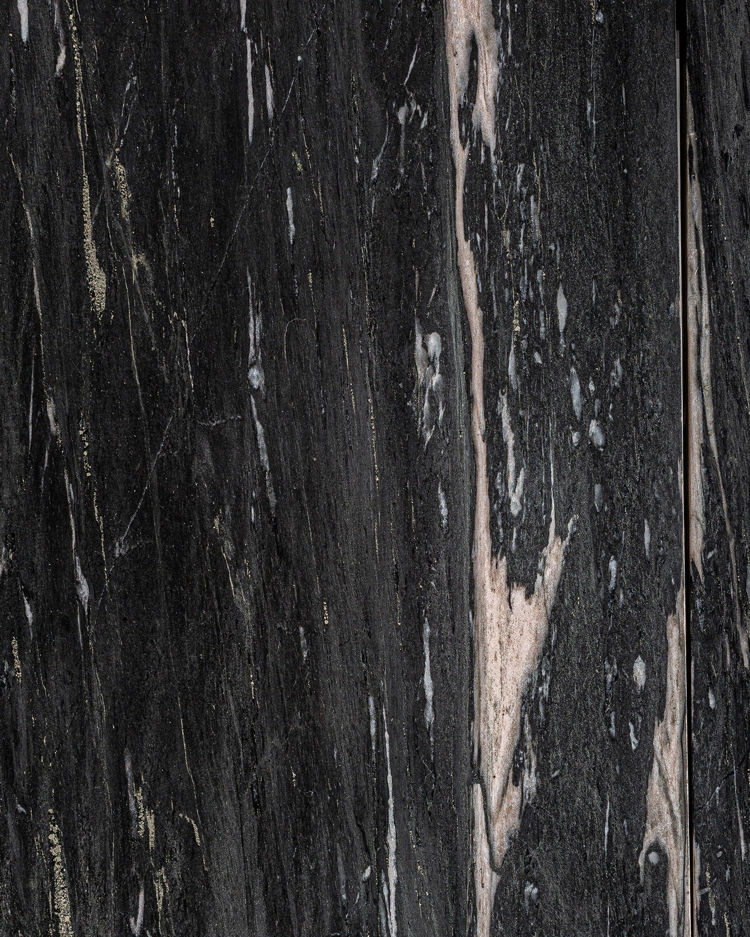 Tavolino da caffè Kairo in marmo nero e legno naturale, Ø100 cm