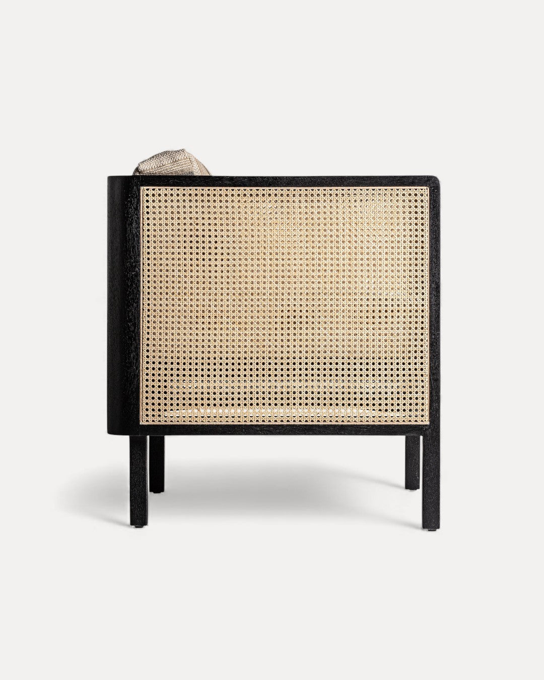 Poltrona Arven em madeira de manga, rattan natura e tecido, 73x73x83cm