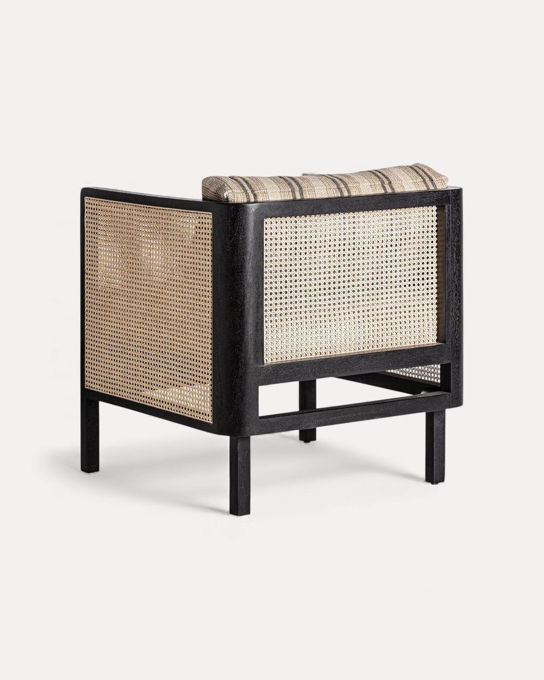 Poltrona Arven em madeira de manga, rattan natura e tecido, 73x73x83cm